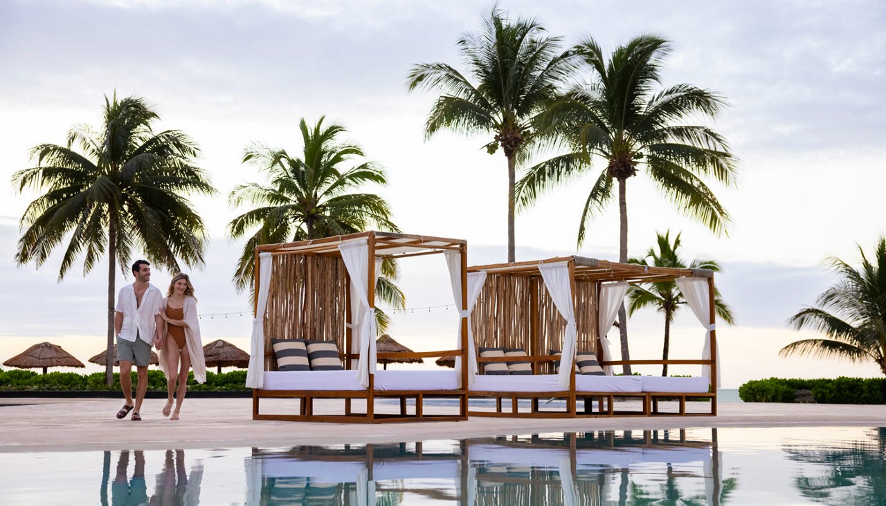 1-Hyatt-CANIA_POOL-Couple-P0028.jpg