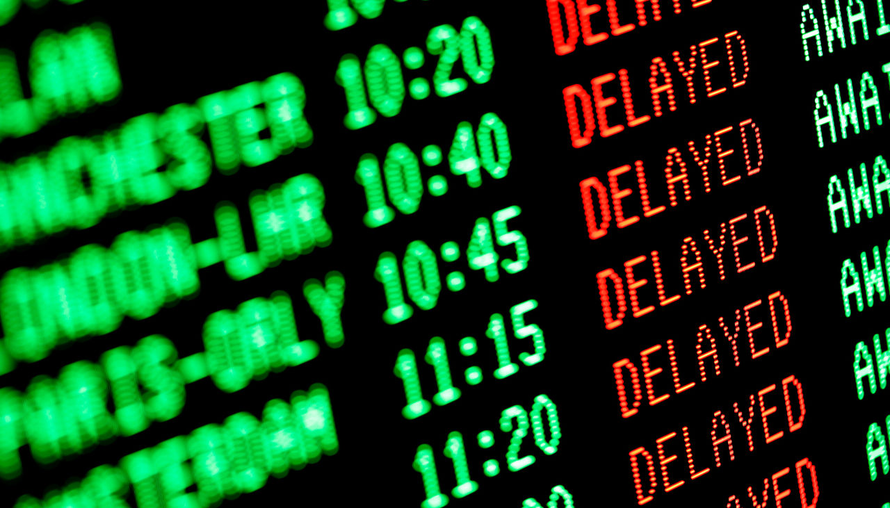 Flight delays - delayed departures / arrivals screen