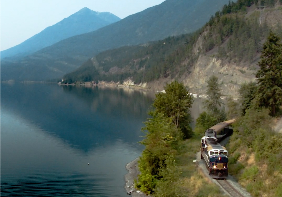 Rocky Mountaineer: Indulge in Breathtaking Views & Gourmet Cuisine