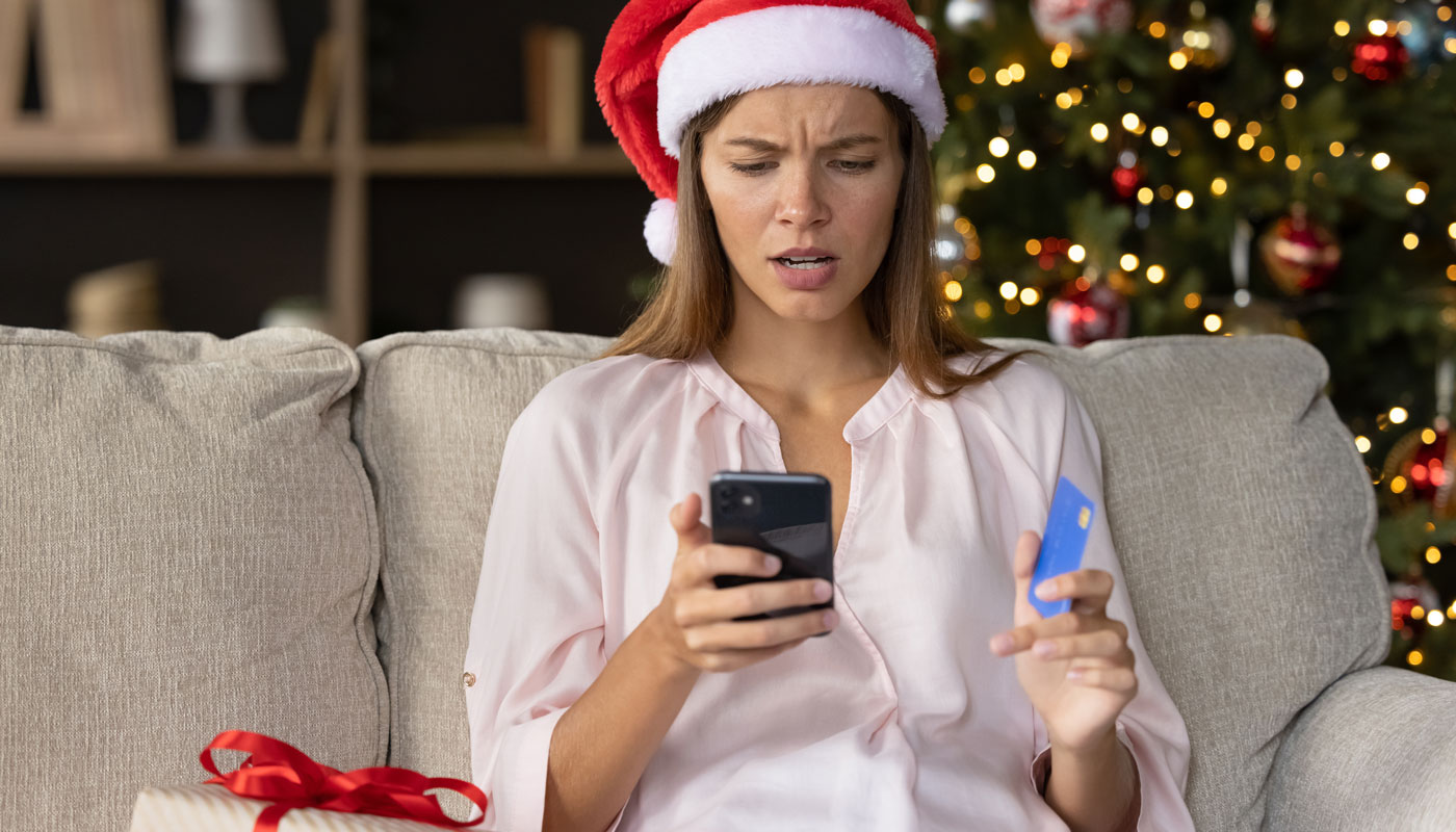  Don't Let Holiday Shopping Scams Steal Your Cheer: A Guide to Safe Online Shopping and Giving